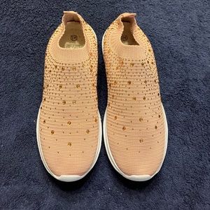 SZ 10 (42) PINK AND WHITE BEDAZZLED PULL ON STYLE SNEAKERS IN GREAT CONDITION